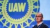 Kepala Serikat Pekerja United Auto Workers (UAW), Shawn Fain, hadir dalam sebuah acara di Detroit, Michigan, pada 27 Maret 2023. (Foto: Reuters/Rebecca Cook)