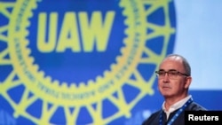 Kepala Serikat Pekerja United Auto Workers (UAW), Shawn Fain, hadir dalam sebuah acara di Detroit, Michigan, pada 27 Maret 2023. (Foto: Reuters/Rebecca Cook)