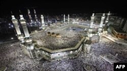 Dünya müsəlmanları Həcc ziyarətini yerinə yetirir (VİDEO)