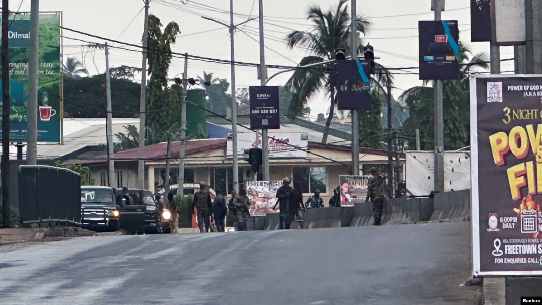 Unidentified gunmen attack military armory in Freentown.
