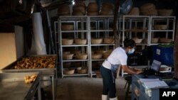 El gobierno de El Salvador anunció un plan de rescate para ayudar en el pago del salario a las pequeñas y medianas empresas que facturen hasta un máximo de 7 millones de dólares.