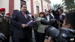 El presidente venezolano Hugo Chávez visita un complejo industrial en Maracaibo, el domingo 22 de julio desde donde nuevamente habló en cadena nacional de radio y televisión.