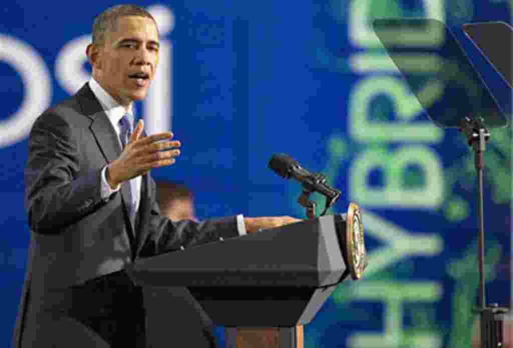 President Barack Obama speaks at a UPS facility in Landover, Md., Apr 1, 2011