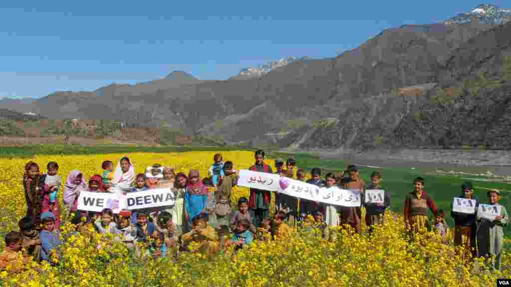 Young fans of VOA Deewa pose for photos in a remote area in the north of Khyber Pakhtunkhwa, in Pakistan’s Tor Ghar district. 