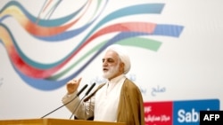 ایران کی عدلیہ کے ترجمان غلام حسین محسنی تہران میں ایک تقریب میں گفتگو کر رہے ہیں۔ مارچ 2017