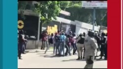 Group Polisye Fantom 509 la Manifeste pou Reklame 25 mil Goud sou Kat Debi yo