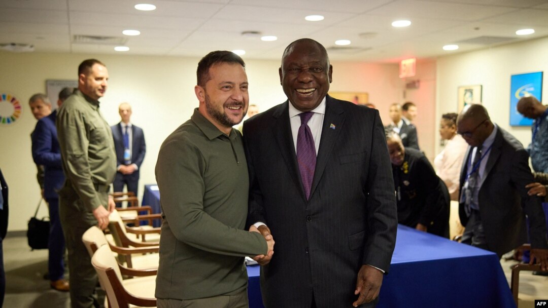 Presidente da Ucrânia, Volodymyr Zelensky, e o Presidente da África do Sul, Cyril Ramaphosa