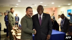 Presidente da Ucrânia, Volodymyr Zelensky, e o Presidente da África do Sul, Cyril Ramaphosa