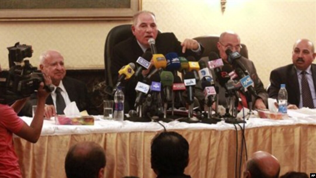 Para hakim senior di Mesir saat memberikan konferensi menentang RUU baru kehakiman (foto: dok). Kehakiman Mesir dan kantor Presiden Morsi mencapai kata sepakat hari Minggu 28/4. 