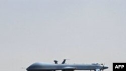 Pakistani proteston kundër sulmeve ajrore të NATO-s në vend