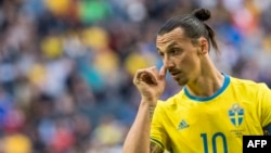 Zlatan Ibrahimovic lors du match amical entre la Suède et le Pays de Galles à Solna, près de Stockholm, le 5 juin 2016.