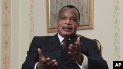 L'adoption de la nouvelle constitution pourrait permettre au président Denis Sassou Nguesso de briguer un autre mandat. (AP Photo/Maxim Shipenkov)