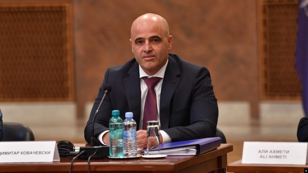 Алијанса влезе, а Алтернатива излезе од владејачкото мнозинство, а опозицијата рече дека станува збор за „пазар 3 коалиција“.