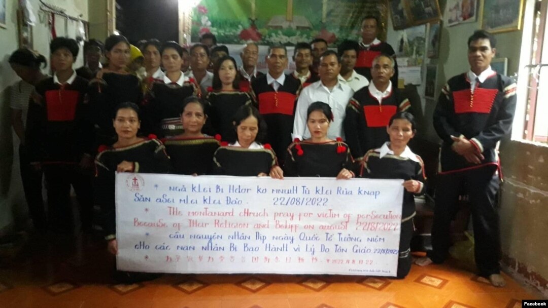 Các tín đồ Tin lành người Thượng Tây Nguyên kỷ niệm Ngày Quốc tế Tưởng niệm các nạn nhân bị bạo lực vì Tôn giáo hay Niềm tin 22/08/2022. Photo Facebook Nguoi Thuong vi Cong ly.