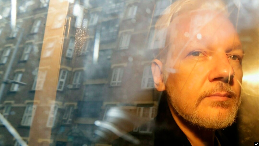 Osnivač Vikiliksa Džulijan Asanž, 1. maj 2019. (Foto: AP/Matt Dunham)
