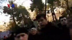 پیمانکاران شهرداری تهران مقابل شورای شهر خیابان را بستند