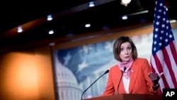 Ketua DPR AS Nancy Pelosi dalam konferensi pers di Gedung Capitol, Washington, D.C., 24 April 2020. (AP Photo/Andrew Harnik)