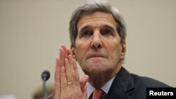 Ngoại trưởng Mỹ John Kerry làm chứng trước buổi điều trần tại Uỷ ban Đối ngoại Hạ viện về thỏa thuận hạt nhân Iran tại Washington, ngày 28/7/2015.