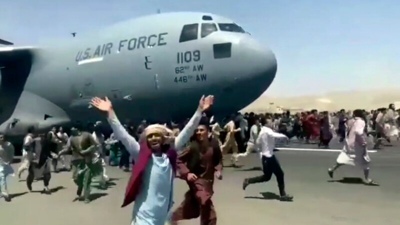 Kabul Airport in Chaos, Biden Defends US Withdrawal
