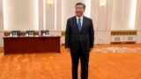 资料照：中国领导人习近平在北京人大会堂等候美国国务卿布林肯的抵达。（2024年4月26日）