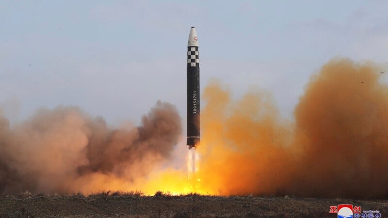 Pyongyang lance un missile balistique intercontinental