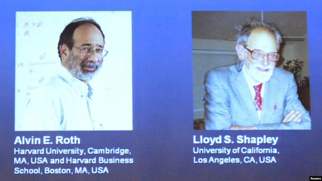 Hai nhà kinh tế học người Mỹ Alvin Roth và Lloyd Shapley 