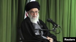 Pemimpin Agung Iran, Ayatollah Ali Khamenei menolak pembicaraan langsung dengan Amerika terkait nuklir (Foto: dok).