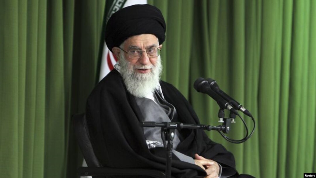 Pemimpin Agung Iran, Ayatollah Ali Khamenei menolak pembicaraan langsung dengan Amerika terkait nuklir (Foto: dok).