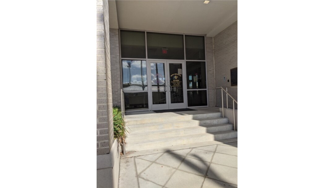 Kantor Koroner kota New Orleans, Louisiana (foto: courtesy).