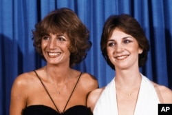 FILE - In this Sept. 9, 1979 file photo, Penny Marshal, left,l and Cindy Williams from the comedy series "Laverne & Shirley" appear at the Emmy Awards in Los Angeles. Marshall died Monday, Dec. 17, 2018.