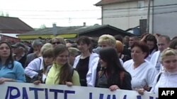 Kosovë: Serbët protestojnë për çështjen e telefonisë celulare