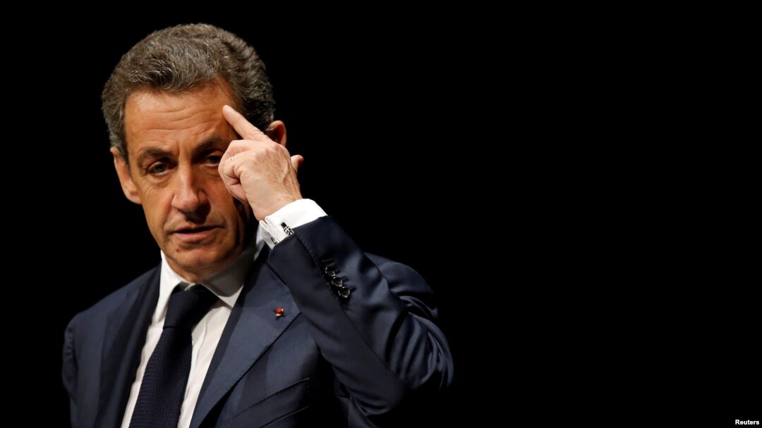 Arhiva - Nikola Sarkozi, bivši lider političke partije Republikanci, prisustvuje sastanku stranke 1. oktobra 2016.