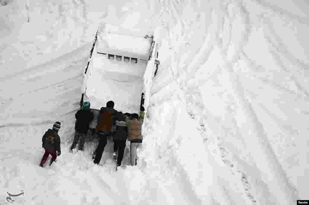 بارش برف در اراک عکس: نفیسه آبباز