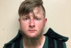 Robert Aaron Long, 21, en una imagen policial durante su detención en la oficina del alguacil del condado de Crisp, en Cordele, Georgia, el 16 de marzo de 2021.