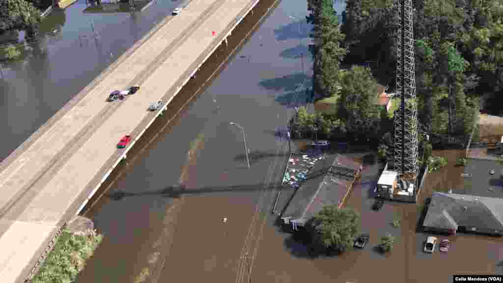 El daño causado por Harvey no se limitó solo a las viviendas en Houston, Texas, sino también a la infraestructura.