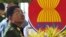 ဗိုလ်ချုပ်မှူးကြီးမင်းအောင်လှိုင်နဲ့ အာဆီယံသင်္ကေတ (အေပီ)
