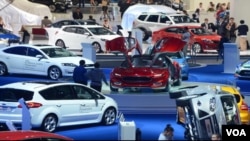 Pameran otomotif di Rusia. (Foto: VOA)