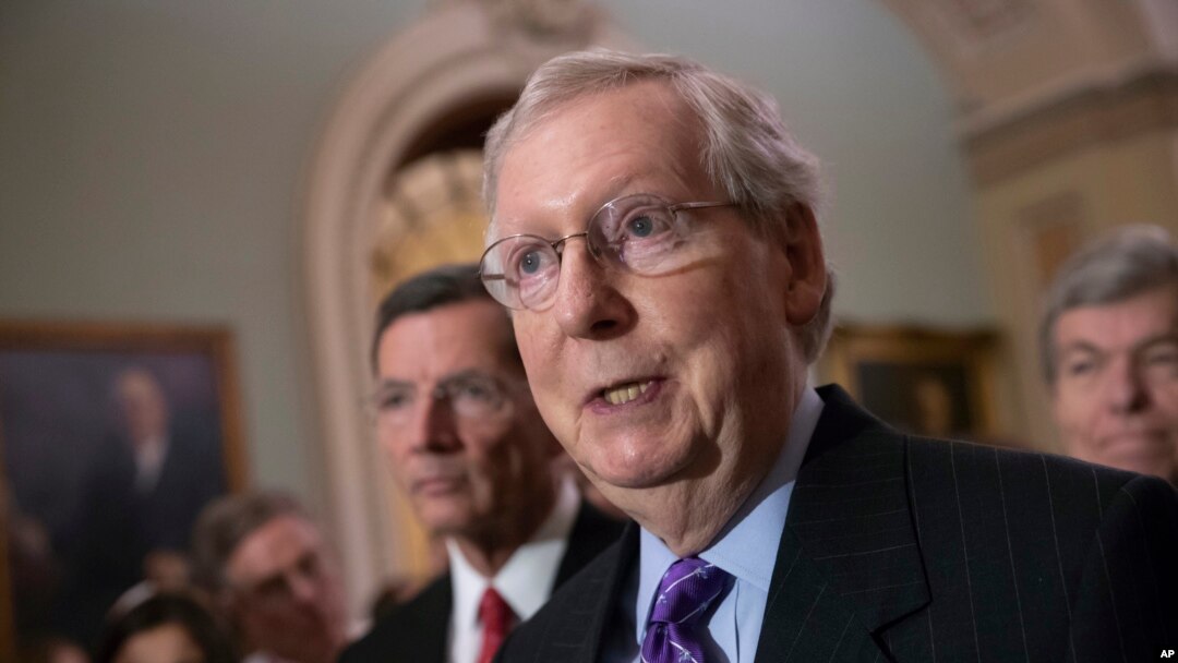 El líder de la mayoría republicana en el Senado, Mitch McConnell, eleogió la nominación del juez Brett Kavanaugh para la Corte Suprema.