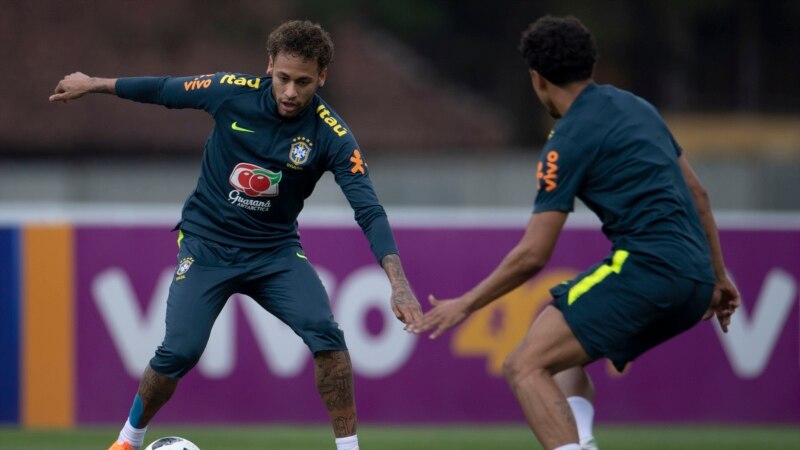 Neymar participe à sa 1ère opposition du Brésil