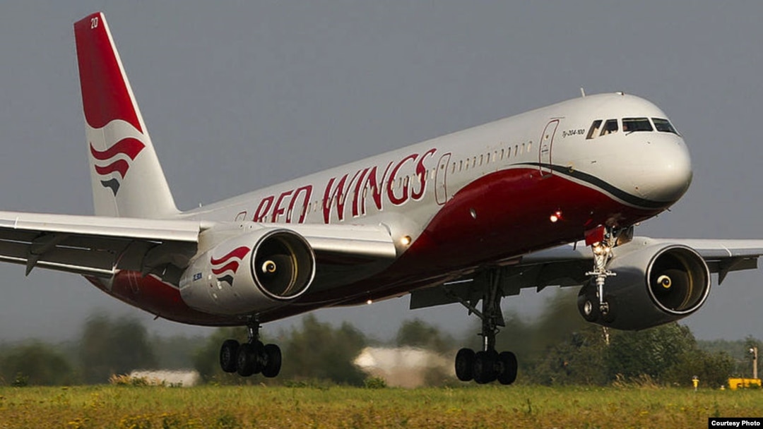  Red Wings    Superjet 100    