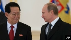 Путін з послом Північної Кореї в Росії 