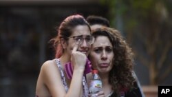 Scène de panique après l'attentat au camion bélier dans le quartier historique des Ramblas, à Barcelone, le jeudi 17 août 2017. 