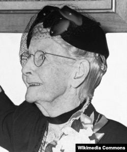 Famous American artist Anna Mary Robertson Moses (also known as Grandma Moses) could be called a "late bloomer." After being a farmworker, wife, mother and handicraft maker, she began painting at age 78.