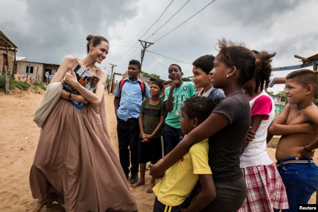 Angelina Jolie visitó durante dos días refugios, colegios y hospitales que atienden a miles de venezolanos que han huido de su país.