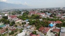 Landmark Kota Palu, Sulawesi Tengah di foto dari Kelurahan Birobuli Selatan, 9 Februari 2020. (Foto: VOA/Yoanes Litha)