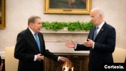 El líder opositor venezolano, Edmundo González Urrutia, se reúne con el presidente de EEUU, Joe Biden, en Washington, el 6 de enero de 2025.