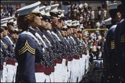 1980년 육군사관학교를 졸업한 최초의 여학생들.