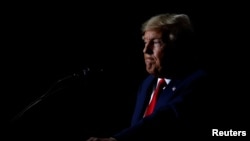 ARCHIVO - El candidato presidencial republicano y expresidente de Estados Unidos, Donald Trump, habla durante su fiesta de vigilancia nocturna del caucus de Iowa en Des Moines, Iowa, Estados Unidos, el 15 de enero de 2024.