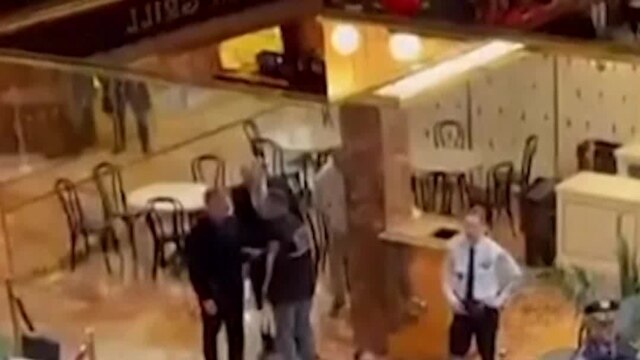 Protes Kelompok Yahudi di Trump Tower Berujung Penahanan
 - Maret 14, 2025 episode artwork