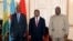 Le président du Rwanda Paul Kagame (G), le président de l'Angola Joao Lourenco (C) et le président de la République démocratique du Congo Felix Tshisekedi (D) posent pour une photo à Luanda le 6 juillet 2022. (Archives) 
